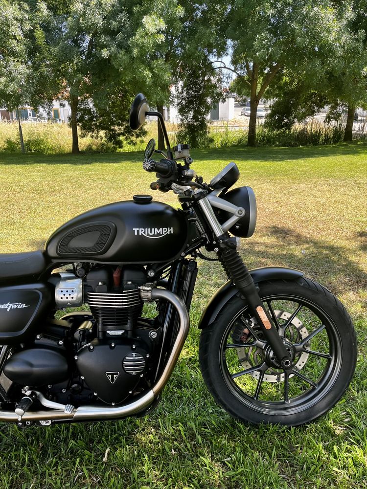 Triumph Street Twin