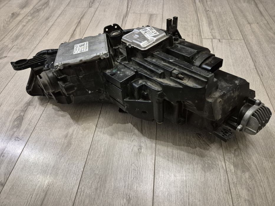 Фара ліва Audi A4 B9 Full Led 2016-2019 USA