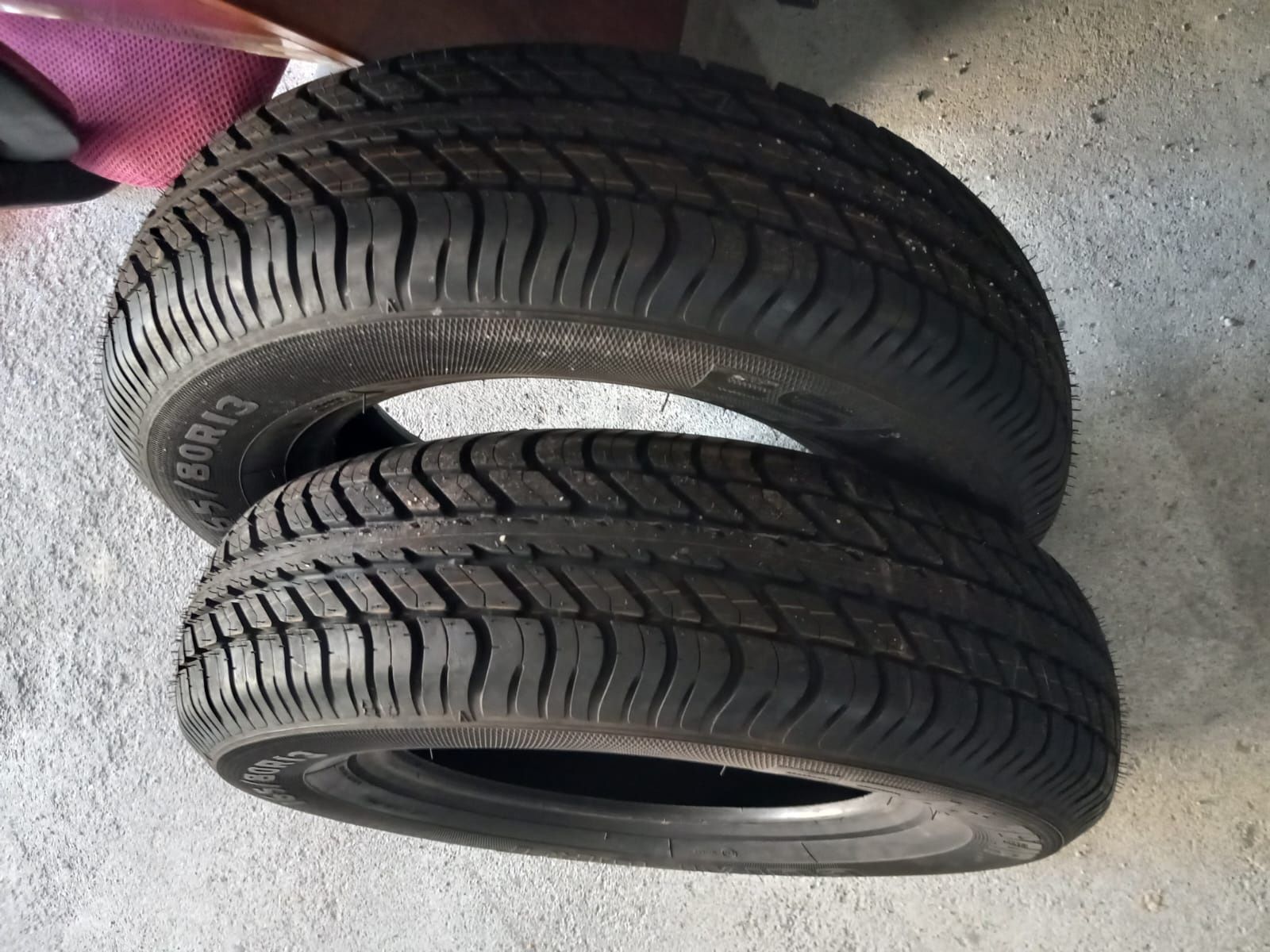 2 pneus Novos 165/80R13