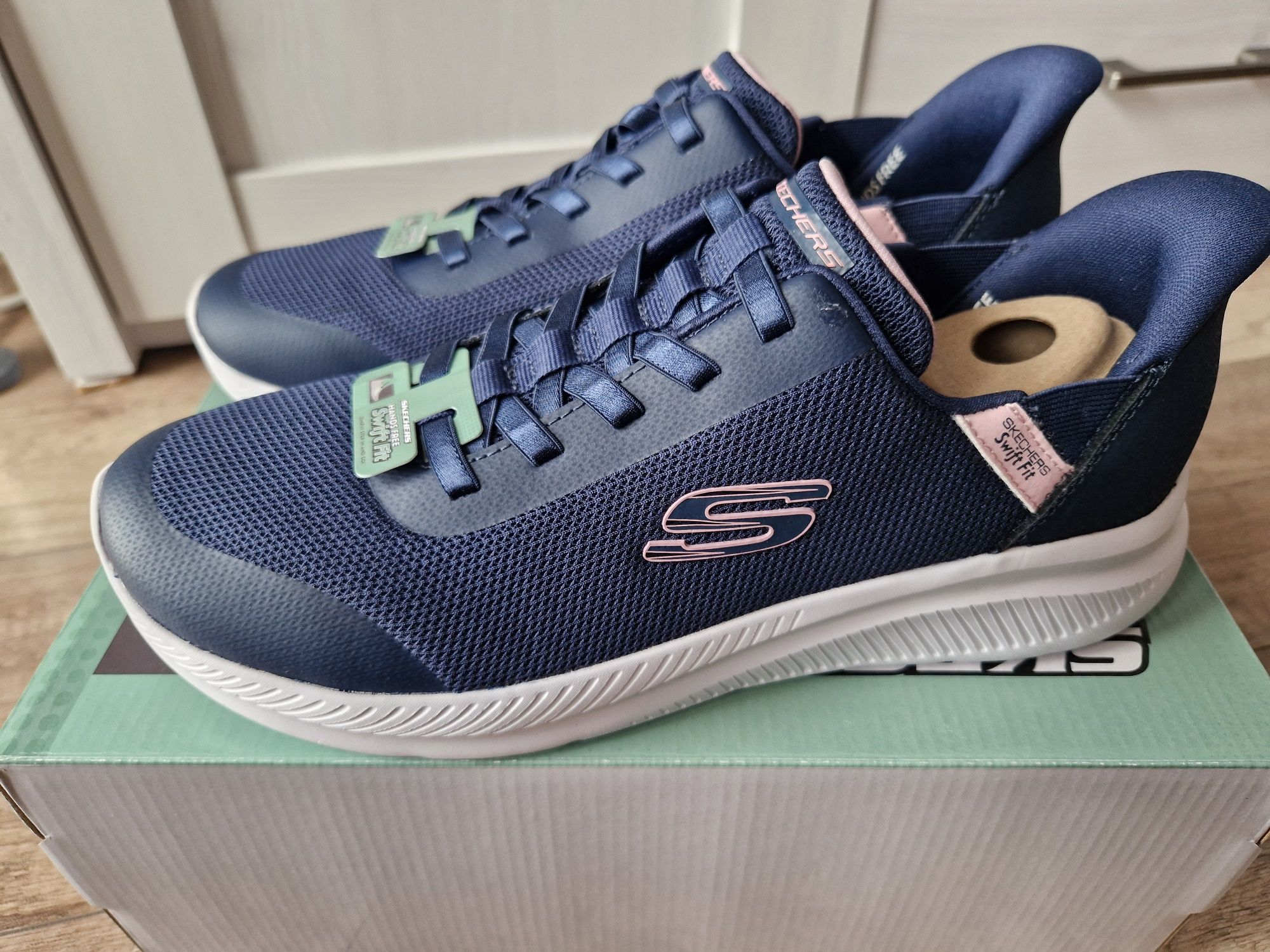 Nowe skechers Swift Fit r. 40