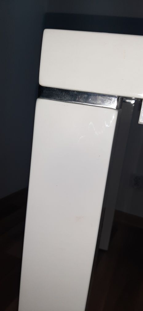 Stół solidny ciężki lakierowany na wysoki połysk biały