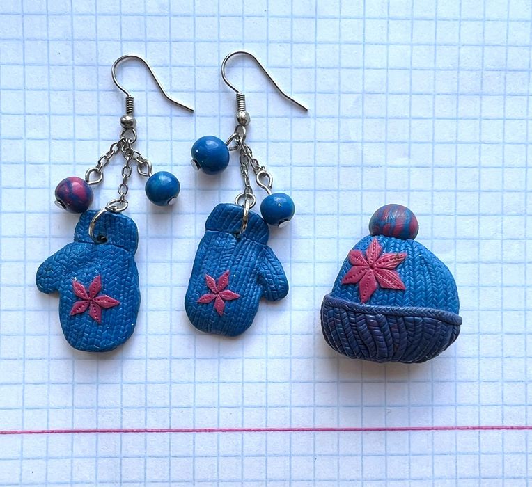 Набір сережки/брошка Шапка та рукавички, полімерна глина, ручна робота