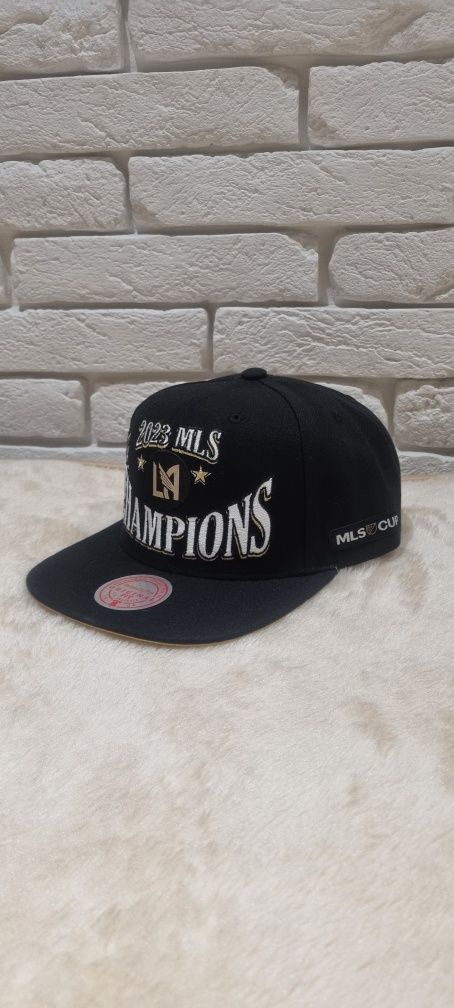 Кепка LA Mitchell & Ness Champs Snapback Hat - Black