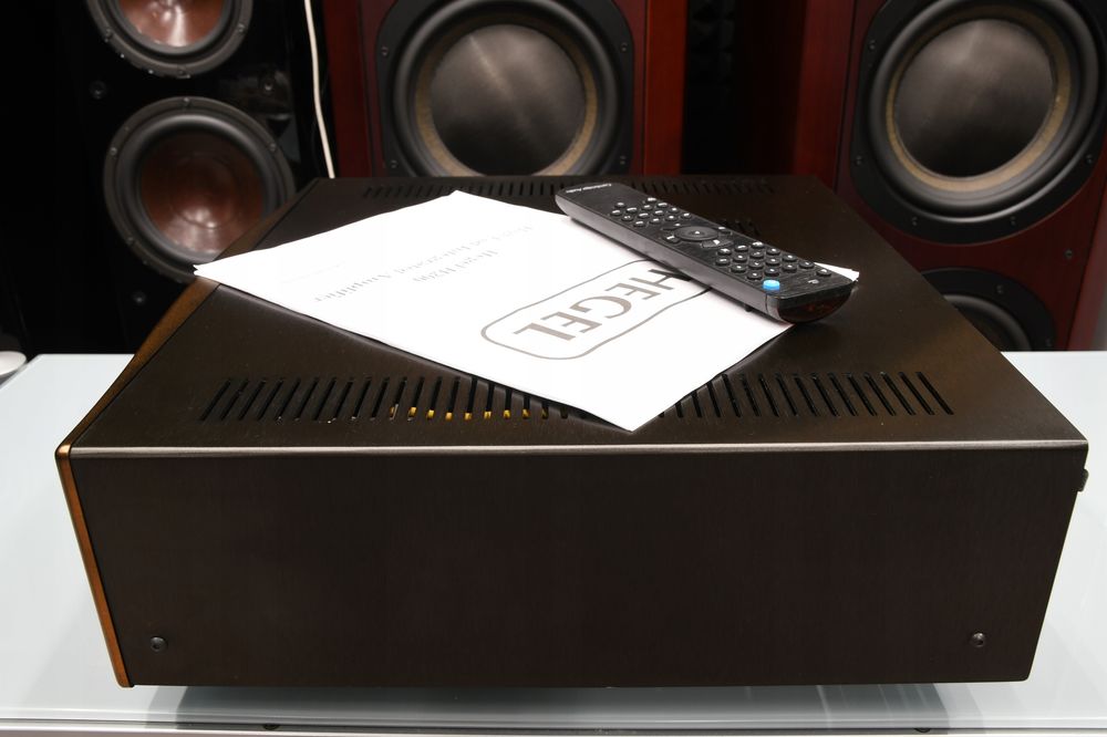 Zadbany wzmacniacz stereo Hegel H200 z XLR pilot 25Kg 2x200W 8 Ohm