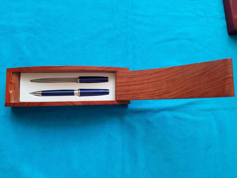 Набір оригінальний виготовлений з дерева