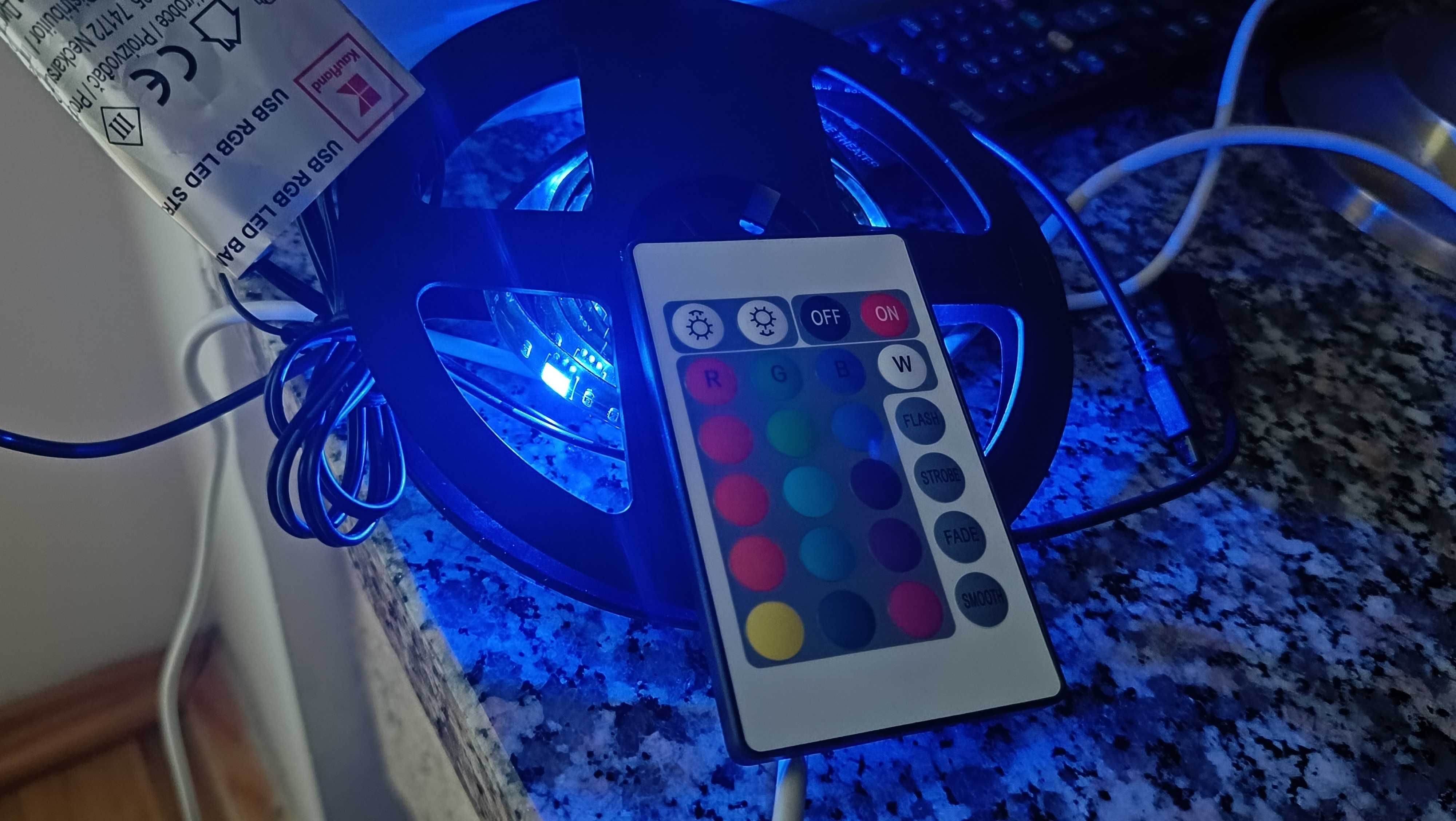 LED taśma przylepna RGB z pilotem na 5V zasilanie z USB do telewizora