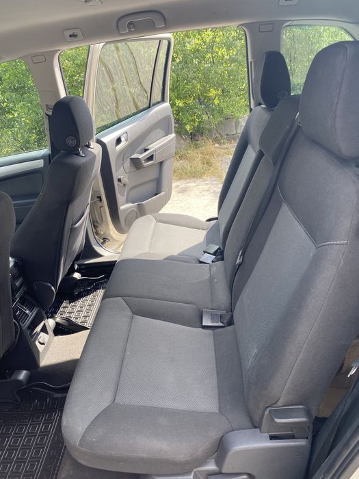 Пропоную Zafira 1.9 tdi