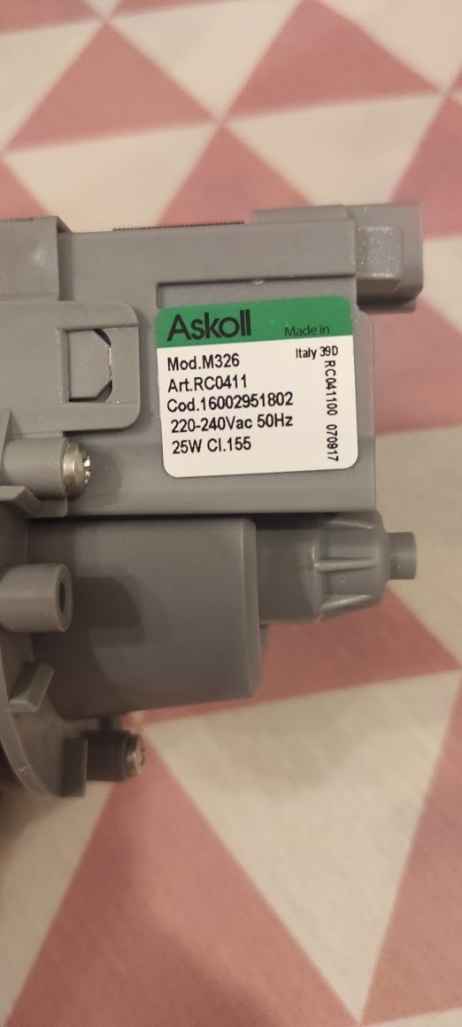 Pompka wody do pralki Indesit XWE71283 7kg