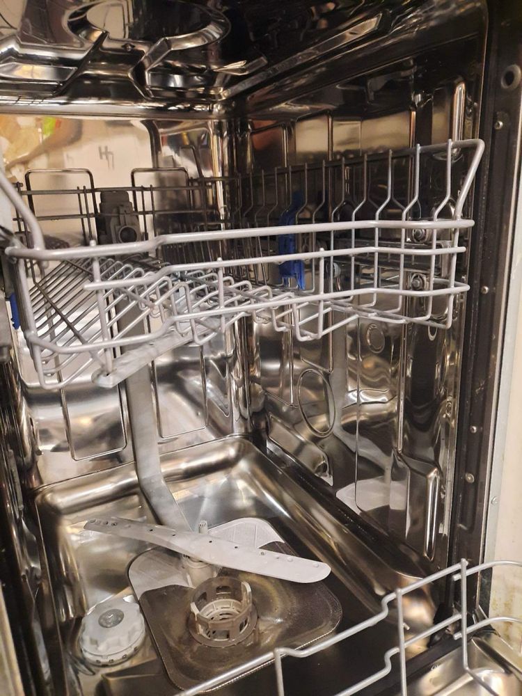 Встраиваемая посудомоечная машина Indesit DSIE 2B10 бу ид сост недорог