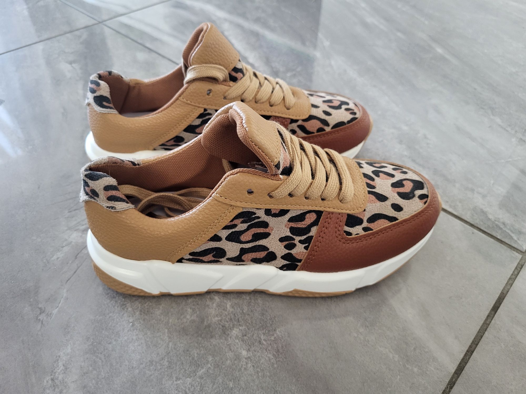 Nowe Adidasy roz. 37