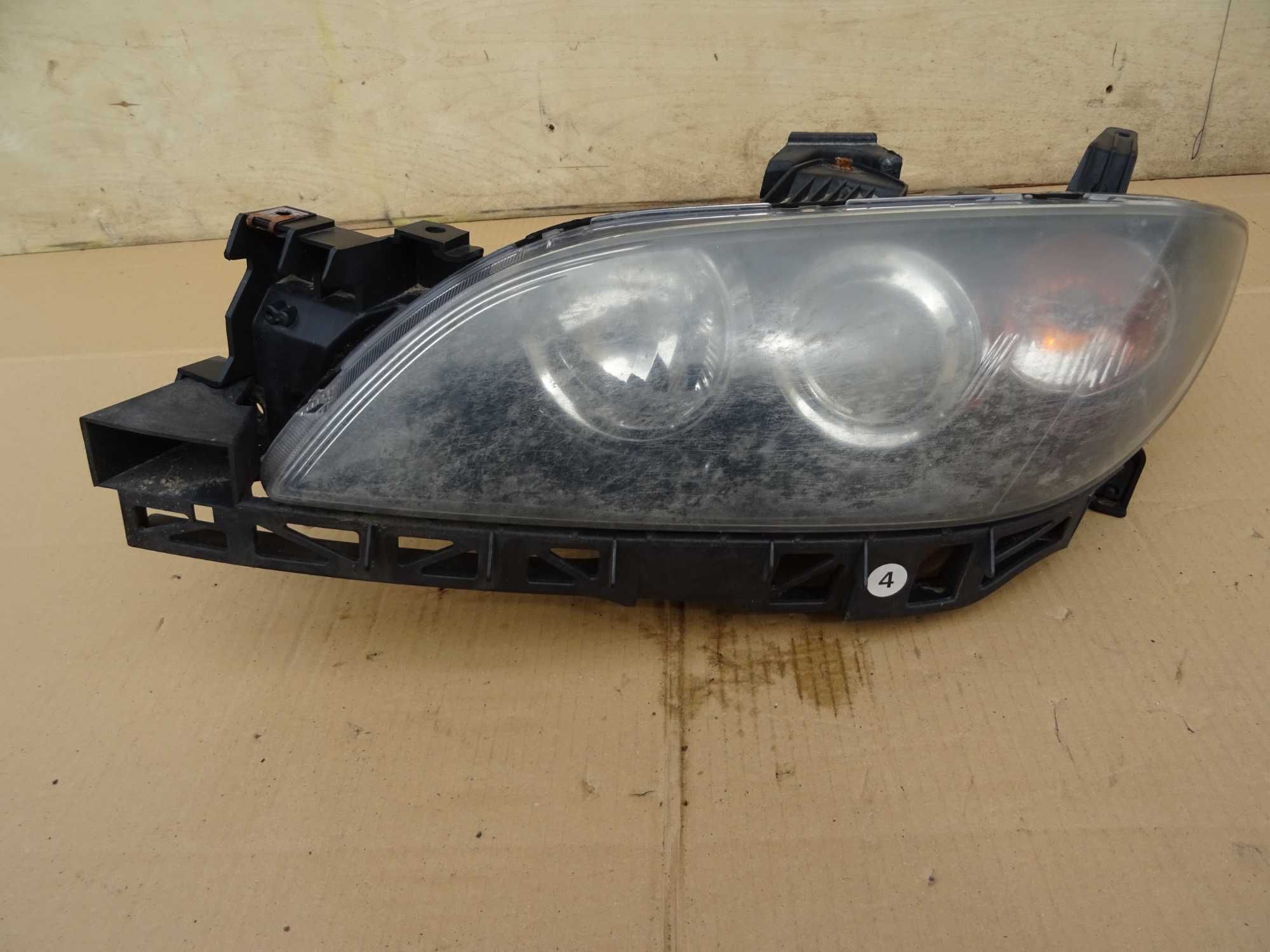 Lampa Lewa Przód Mazda 3 BK