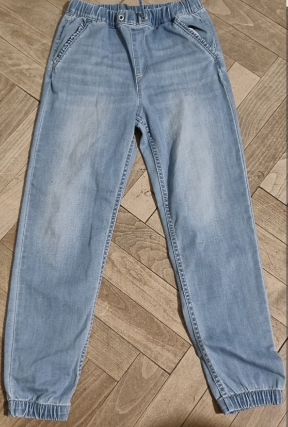 H&M- joggery dziewczece na wzrost  140 cm