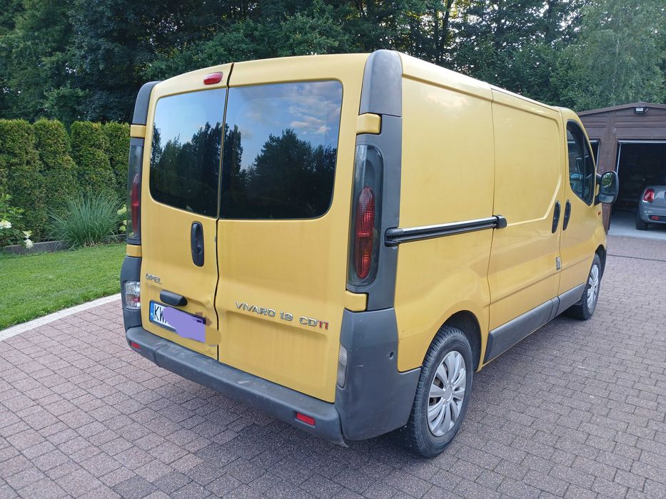 Opel Vivaro 1.9 CDTI 8 lat u jednego właściciela