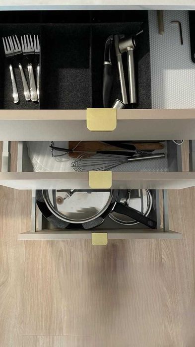 Kuchnie na wymiar, szafy, meble, atrakcyjne ceny, dostępne terminy.