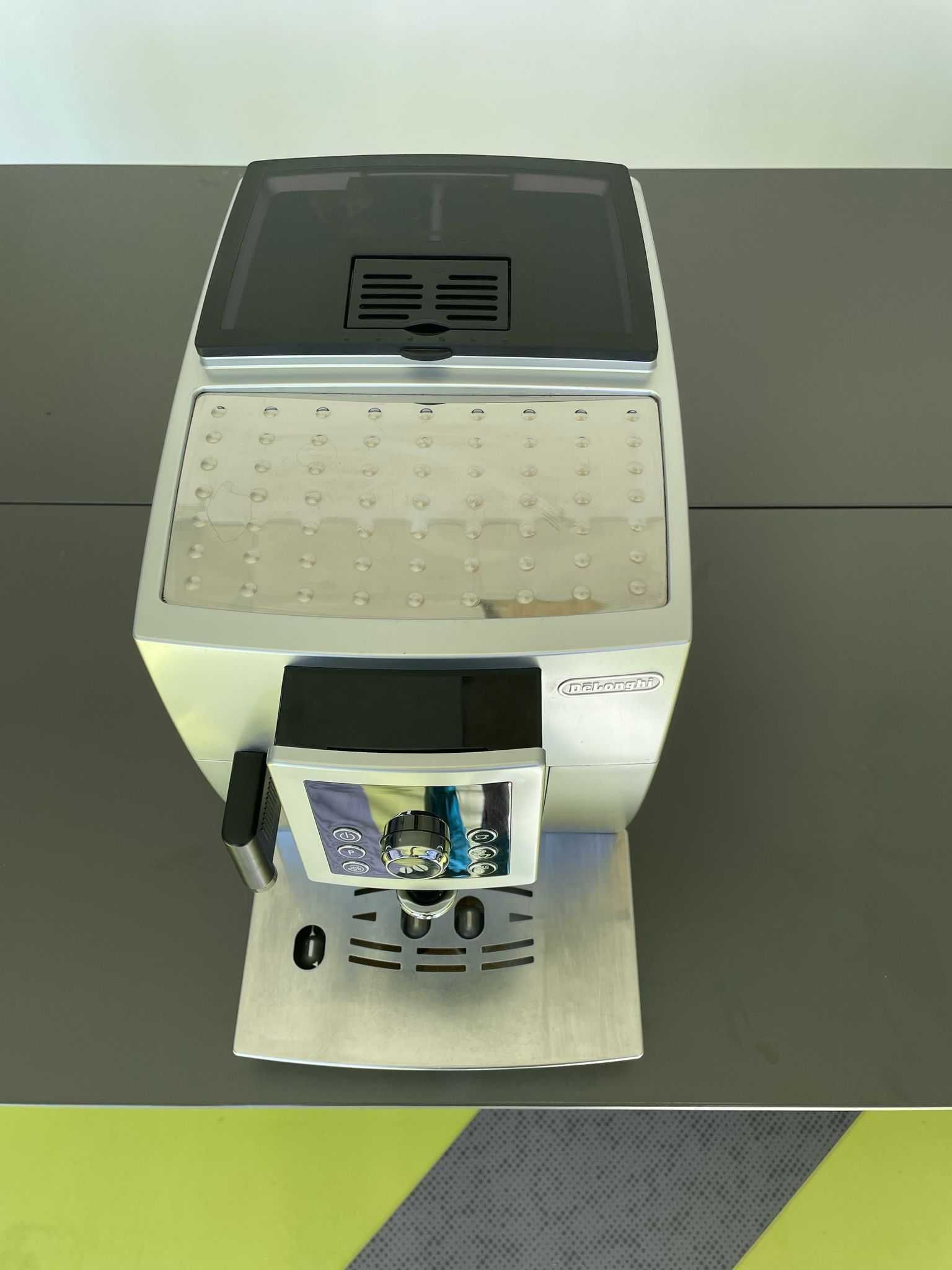 Ekspres do kawy DELONGHI - 100% sprawny! super niezawodny.