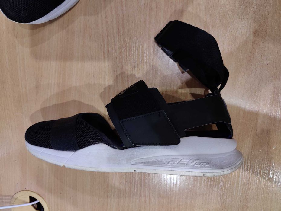 Сандалі NB ws247sld чорні, розмір 39, 25 см