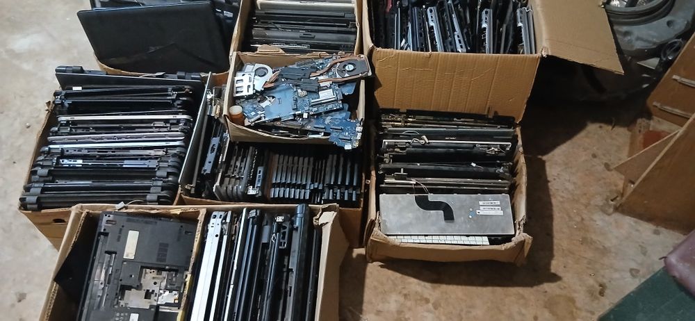 Продам запчасти  для ноутбуков  ЛОТОМ