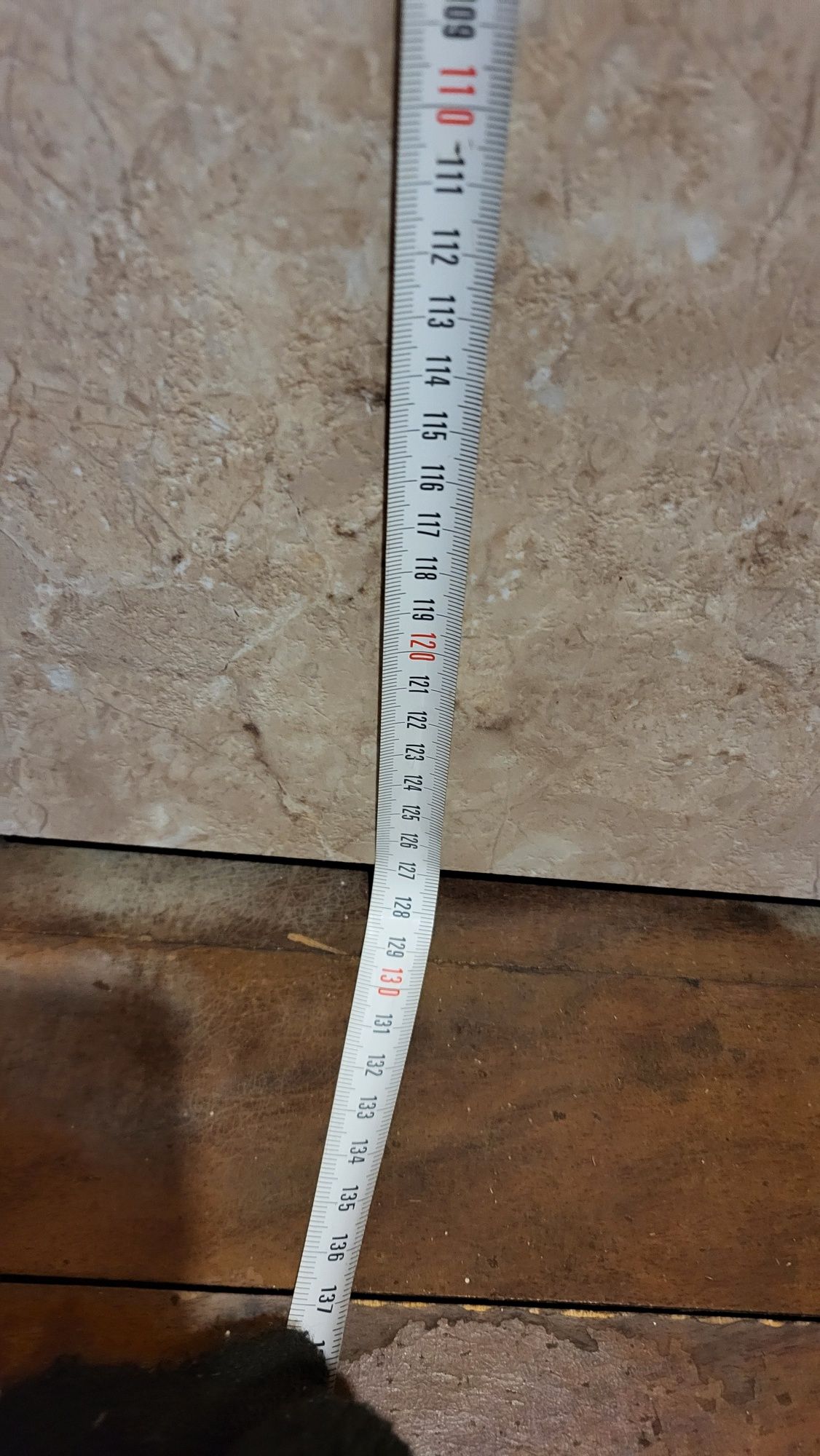 Столешница 60х82.3х4см и 29.7х127х4см.