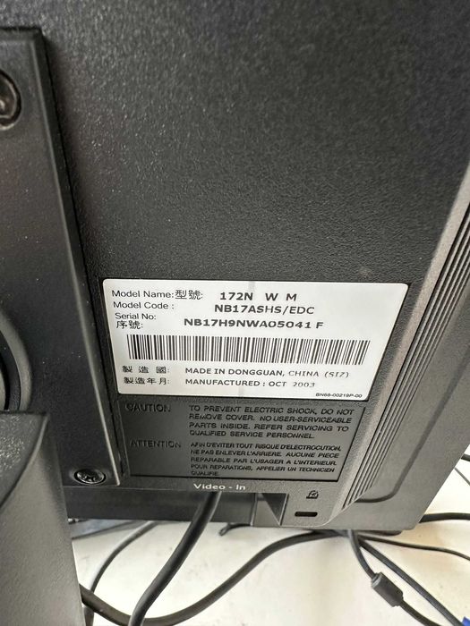 Monitor and keyboard64584568879233124