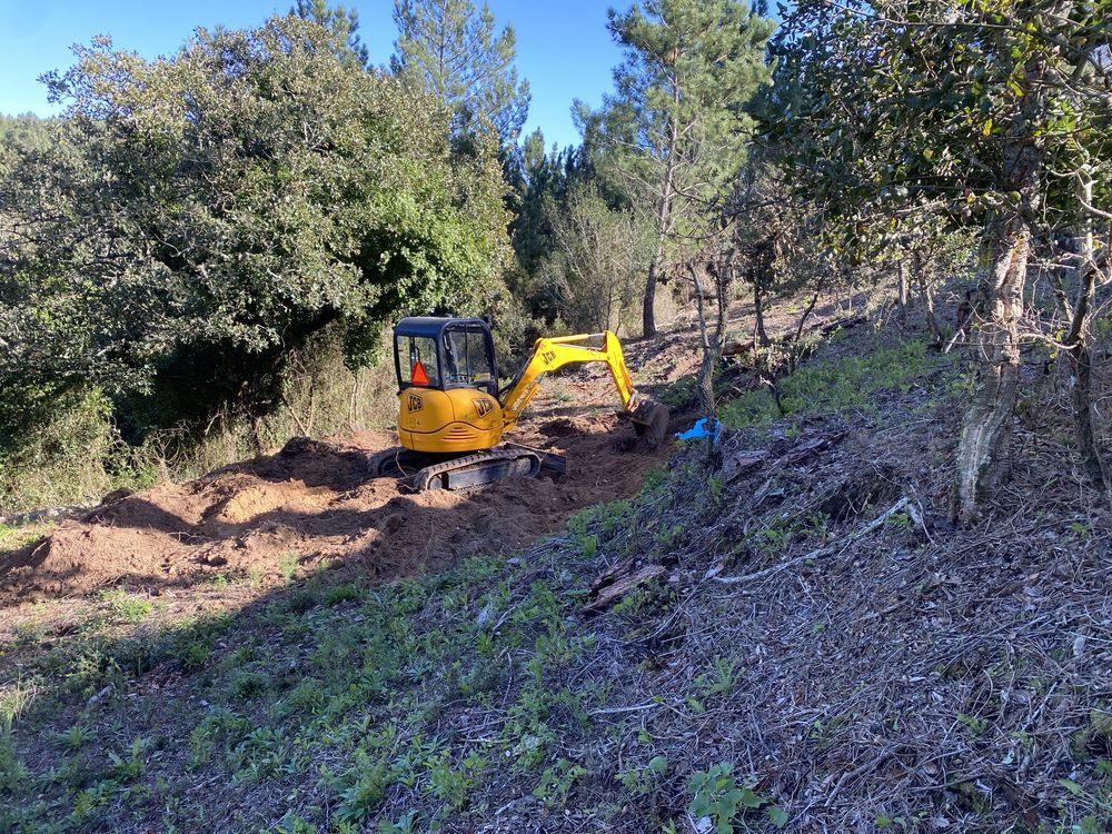 Servico Terraplanagem, limpezas terrenos, lavouras, remoção de entulho