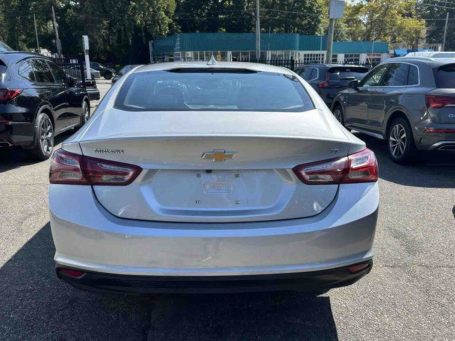 Chevrolet Malibu LT      2022