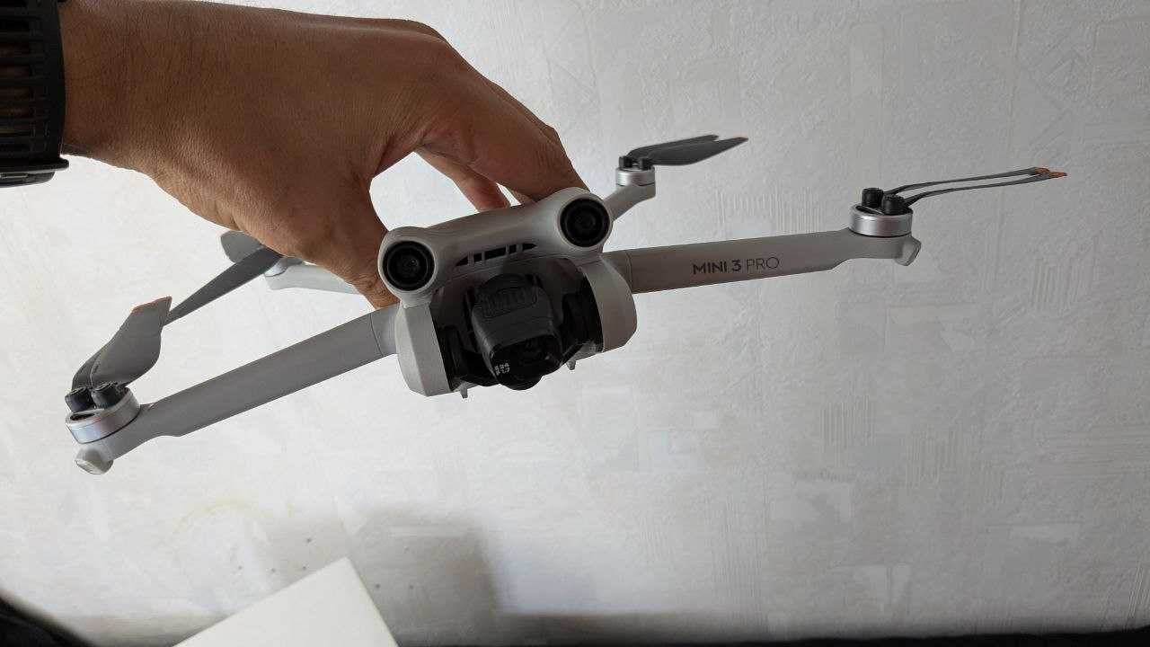 Квадрокоптер DJI Mini 3 Pro