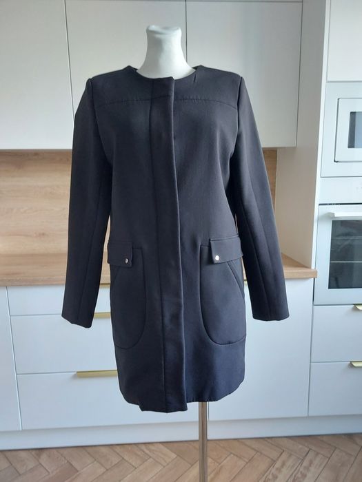 Reserved czarny płaszcz prosty klasyczny pudełkowy m