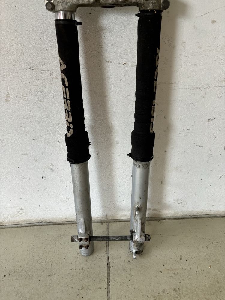 Lagi zawieszenie przednie przód YAMAHA XT600 2KF