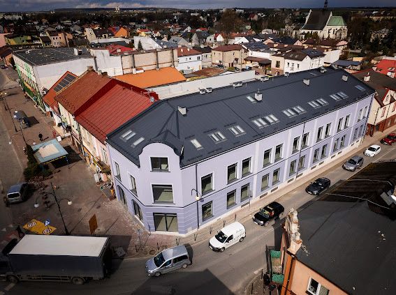 Lokal do wynajęcia 400 m2. I piętro. Jędrzejów Rynek.