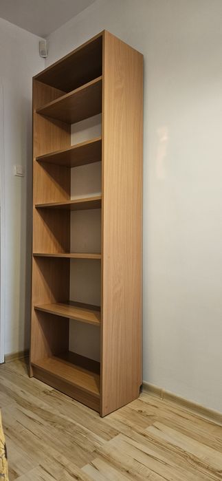 Regal biblioteczka Pilne