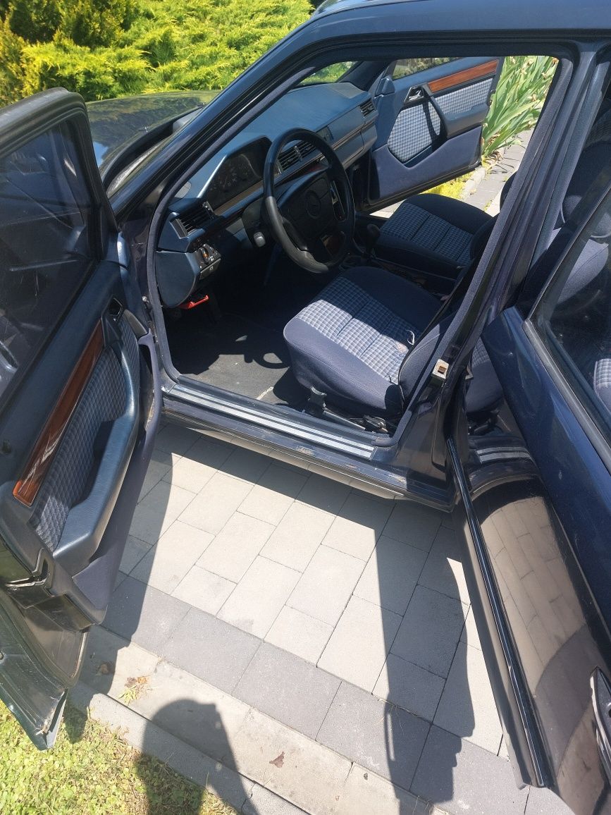 Mercedes w124 220