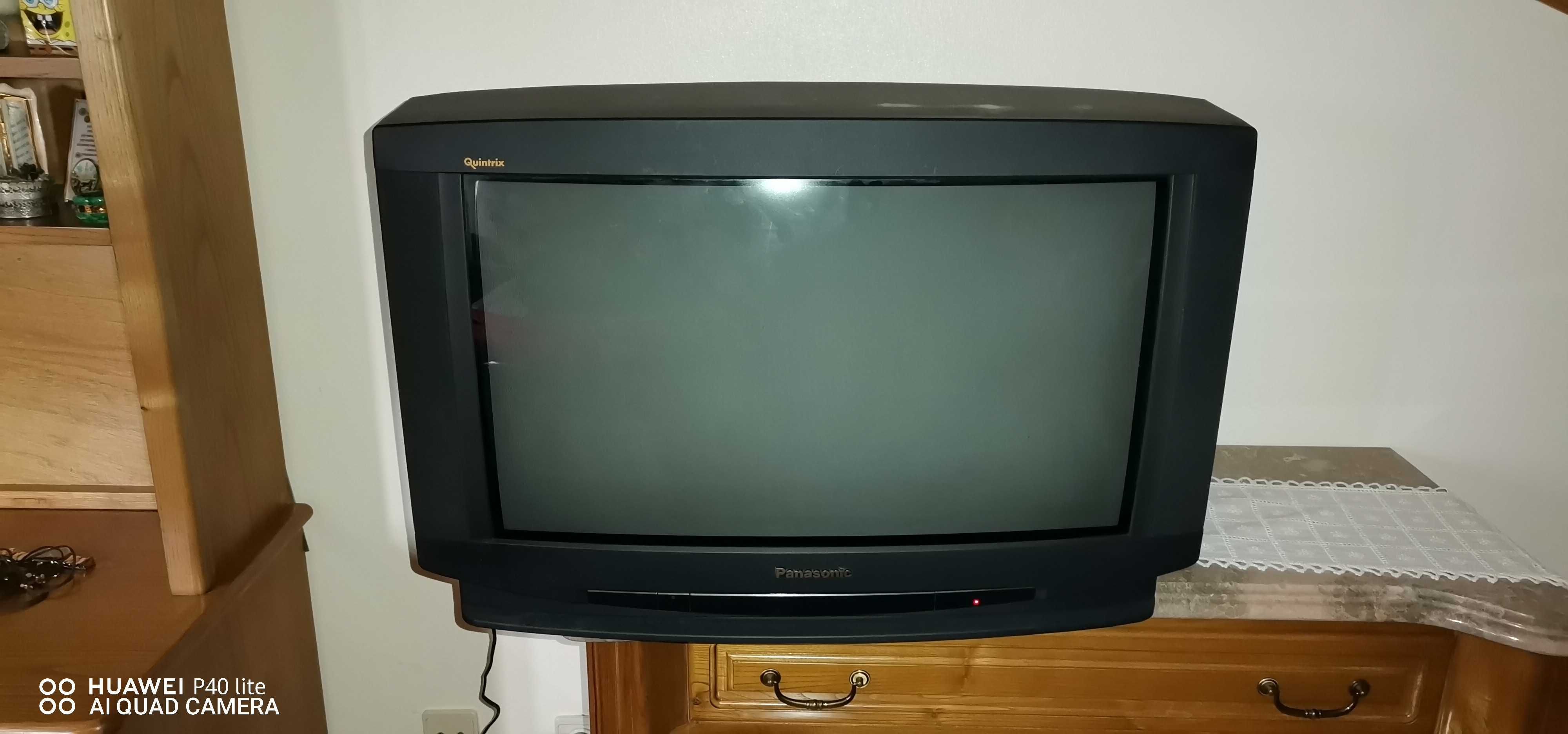 TELEVISÃO Panasonic c/ Comando