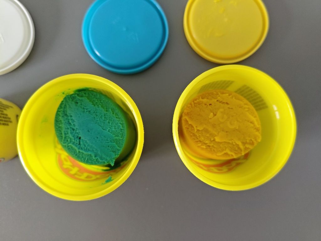 Play-Doh nowa ciastolina 3 duże kubeczki