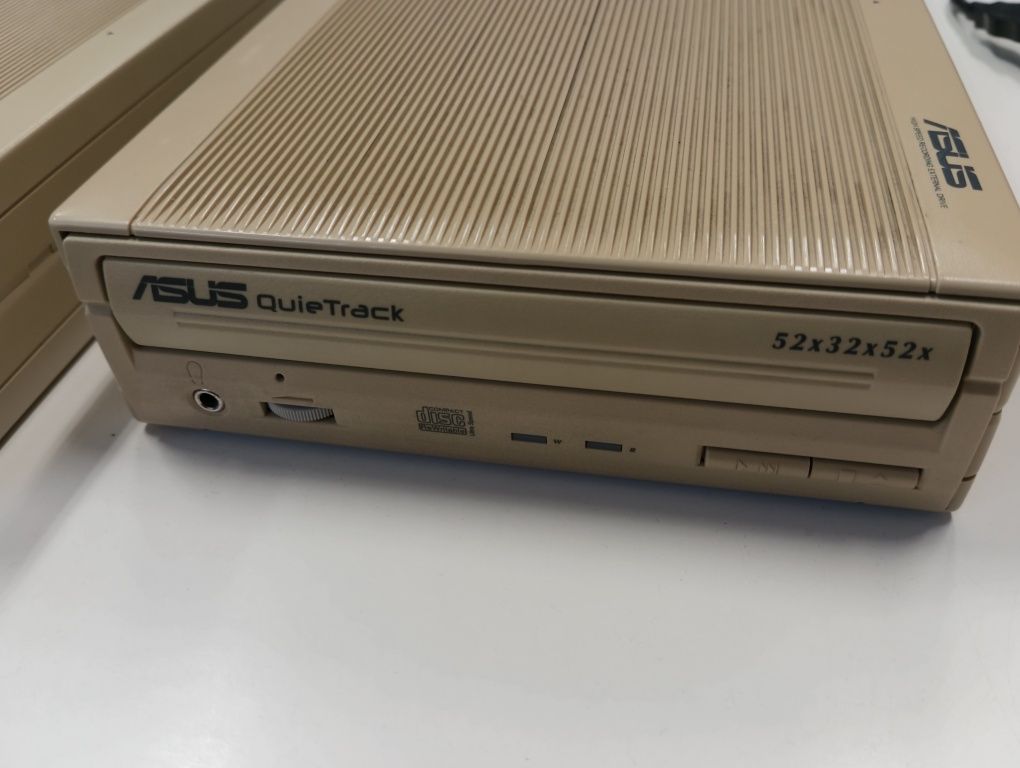 2 Leitores de CD externos