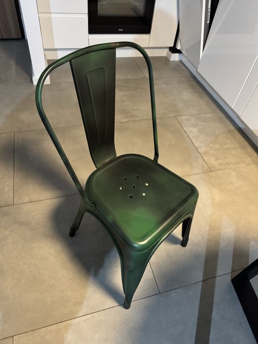 Stół okrągły + 2 metalowe krzesła – nowoczesny zestaw