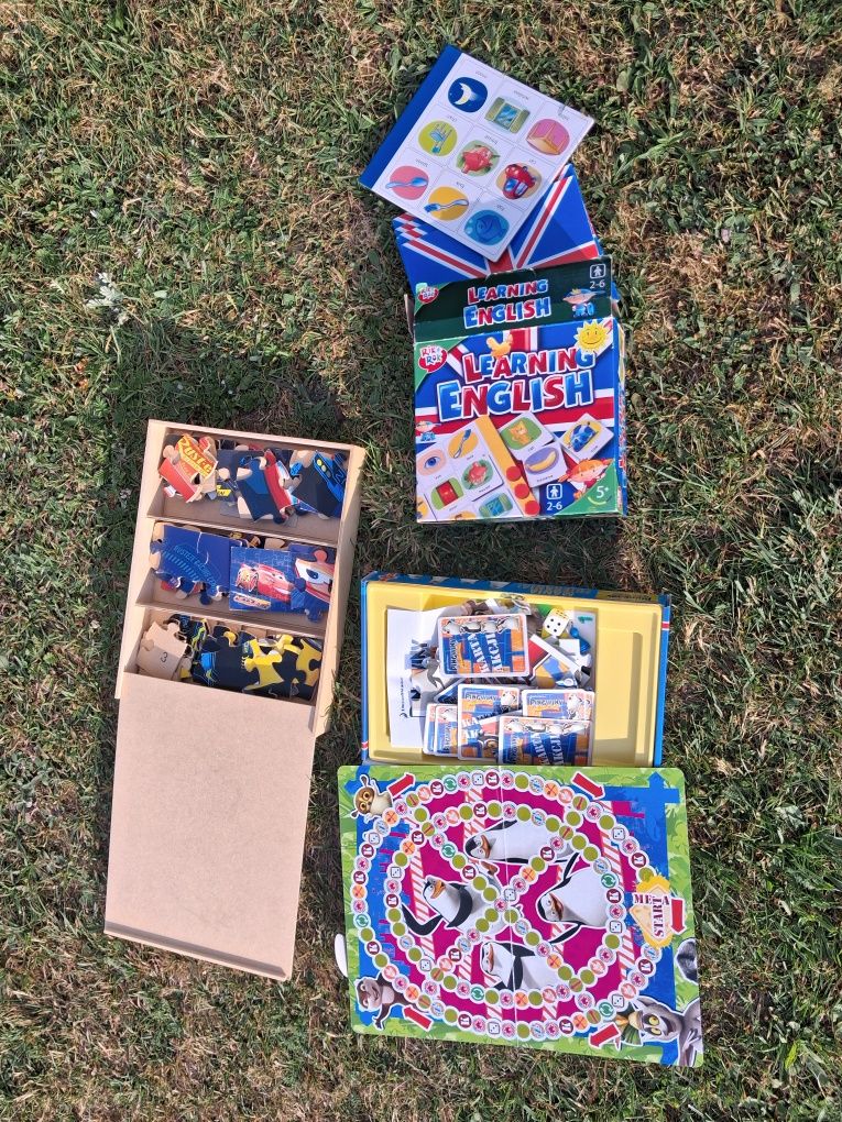 Gry i puzzle dla dzieci.