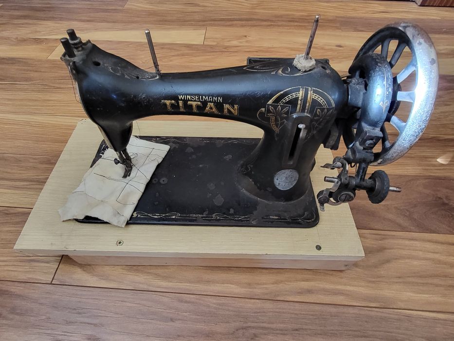 Zabytkowa maszyna do szycia Winselmann Titan