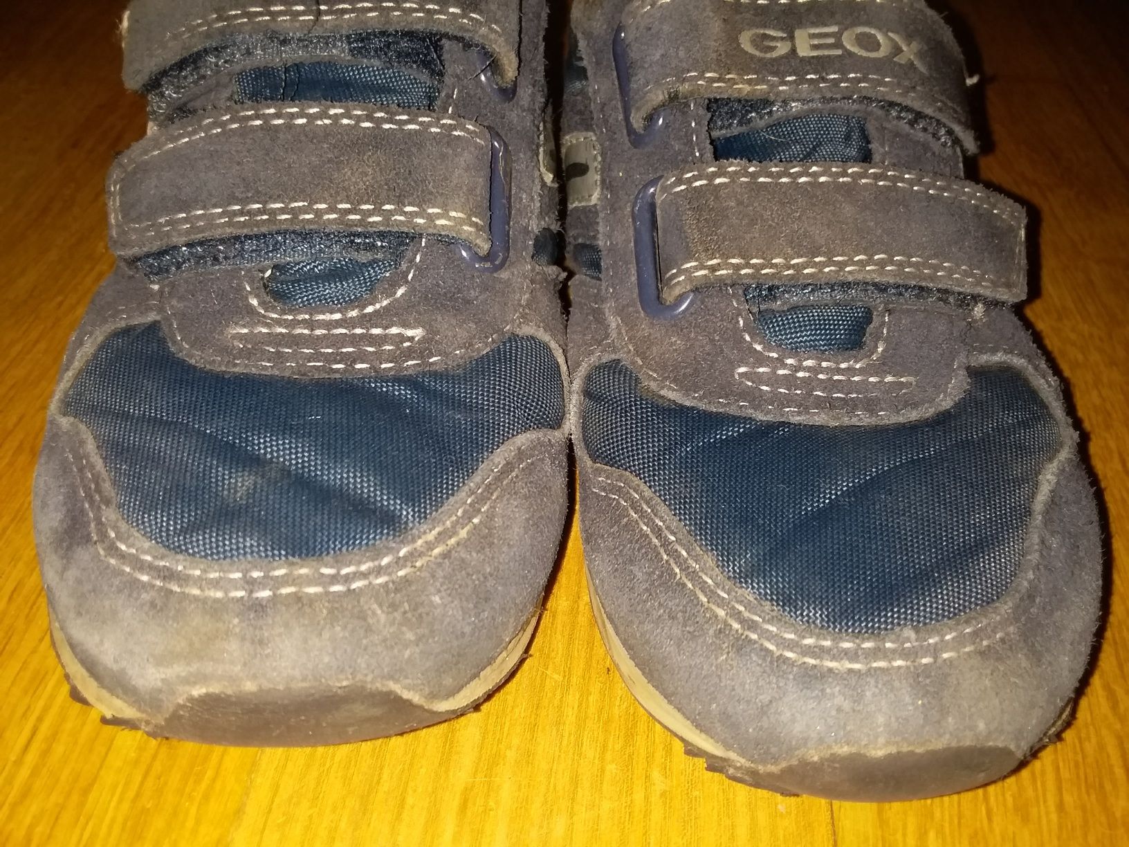 Замшевые кроссовки  Geox. Размер 30.