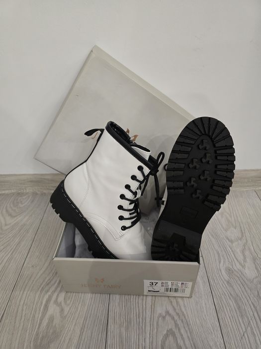 Workery czarno -białe rozm 37