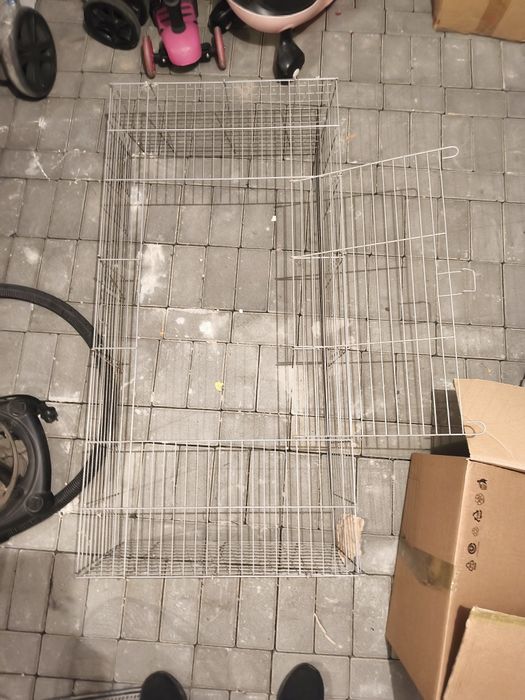Sprzedam metalowa klatka dla zwierząt,kojec