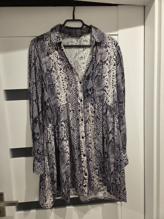 Sukienka rozpinana, na guziki