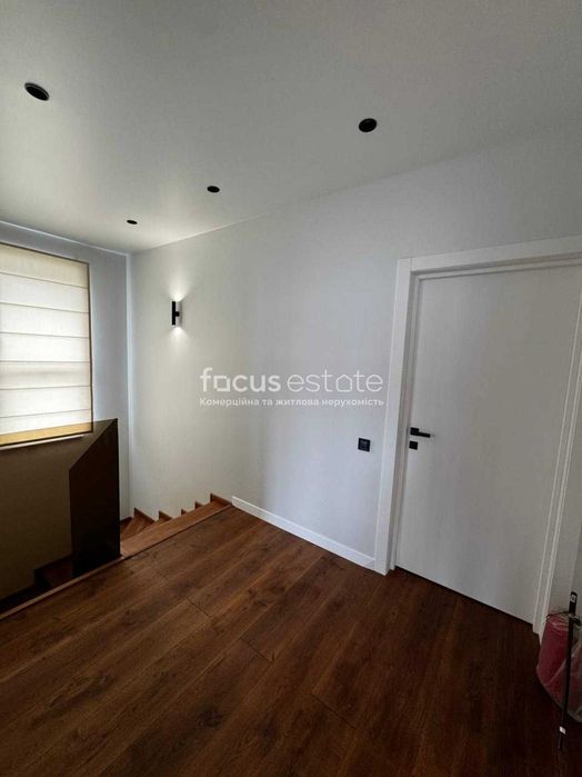 Без комісіЇ. Чайка. Продаж будинку з дизайнерським ремонтом.