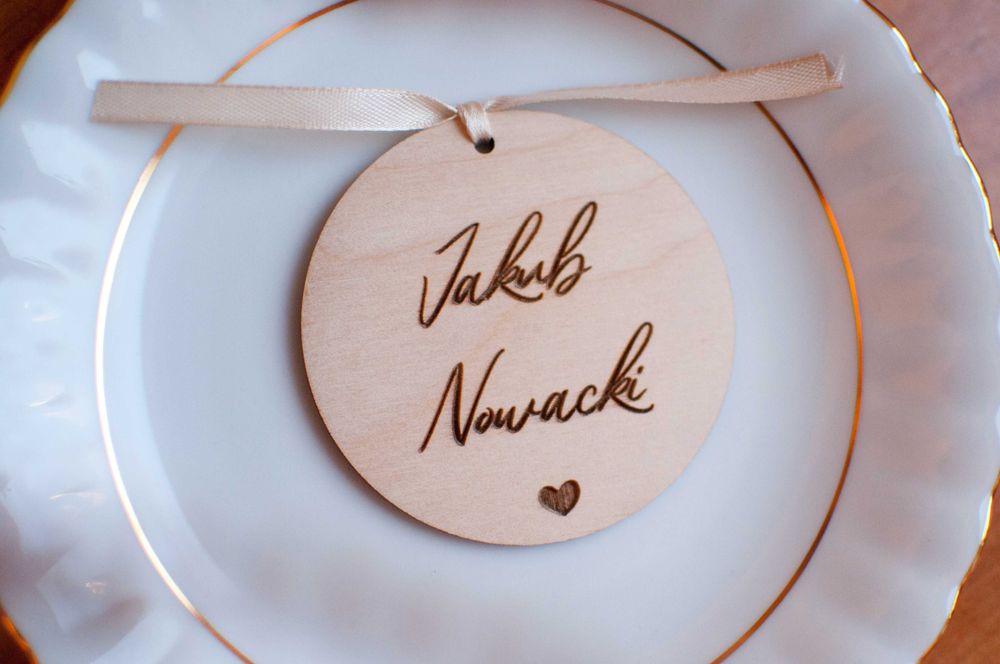 Drewniana winietka z grawerowanym imieniem, ślub, chrzest, urodziny