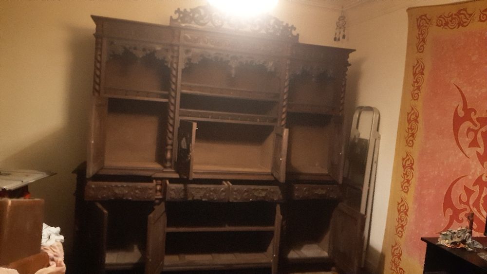 Móvel artesanal em bom estado , com 2 metros de largura e 2 ,17 de alt