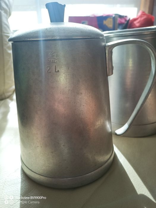 Três cafeteiras alumínio fundido