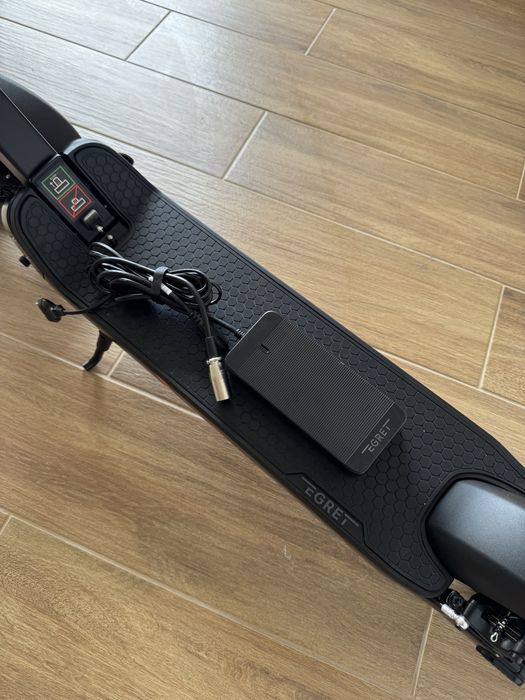 Trotinete e-scooter Audi by Egret