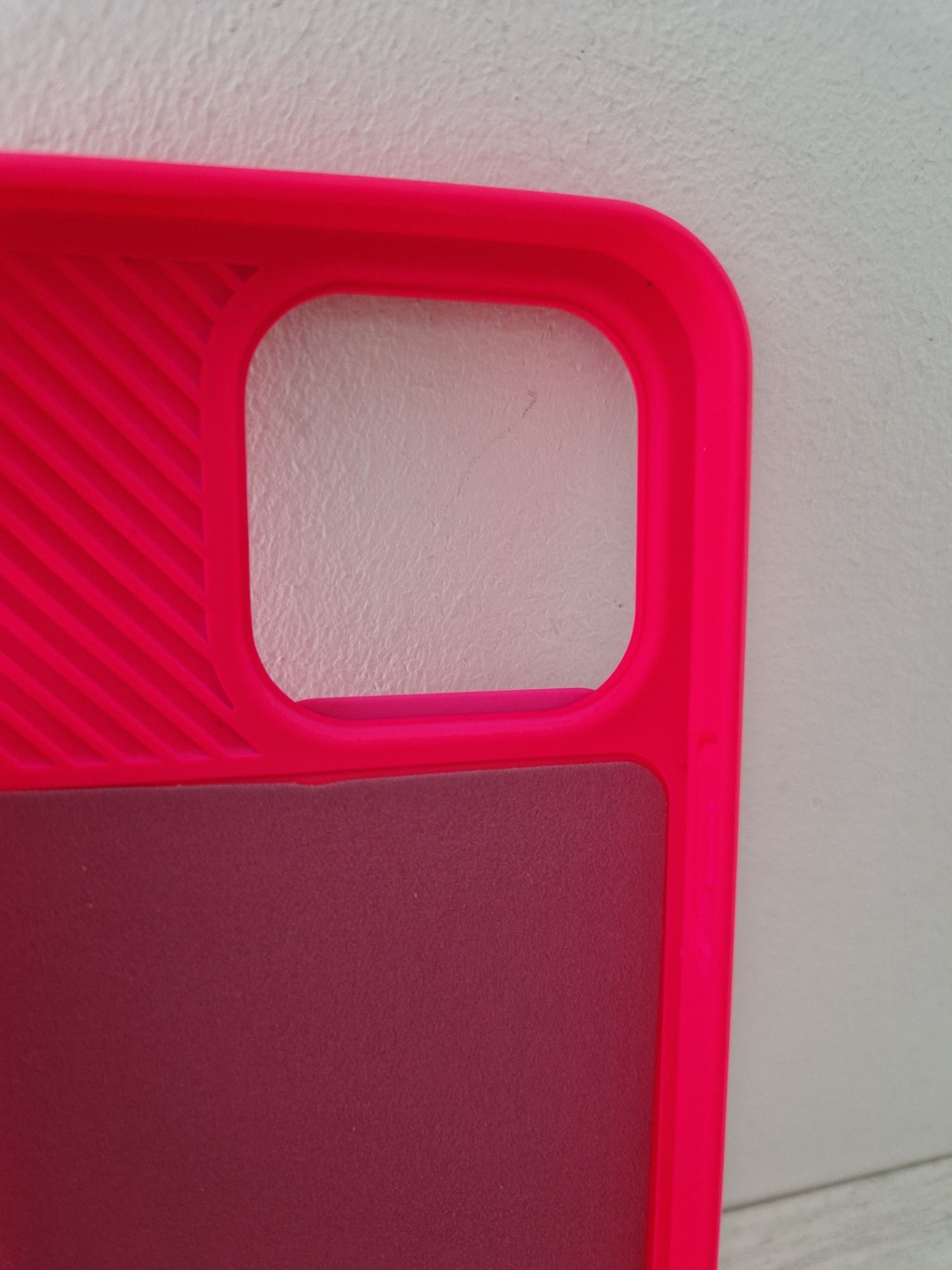 Camshield Soft do Iphone 15 Pro Różowy