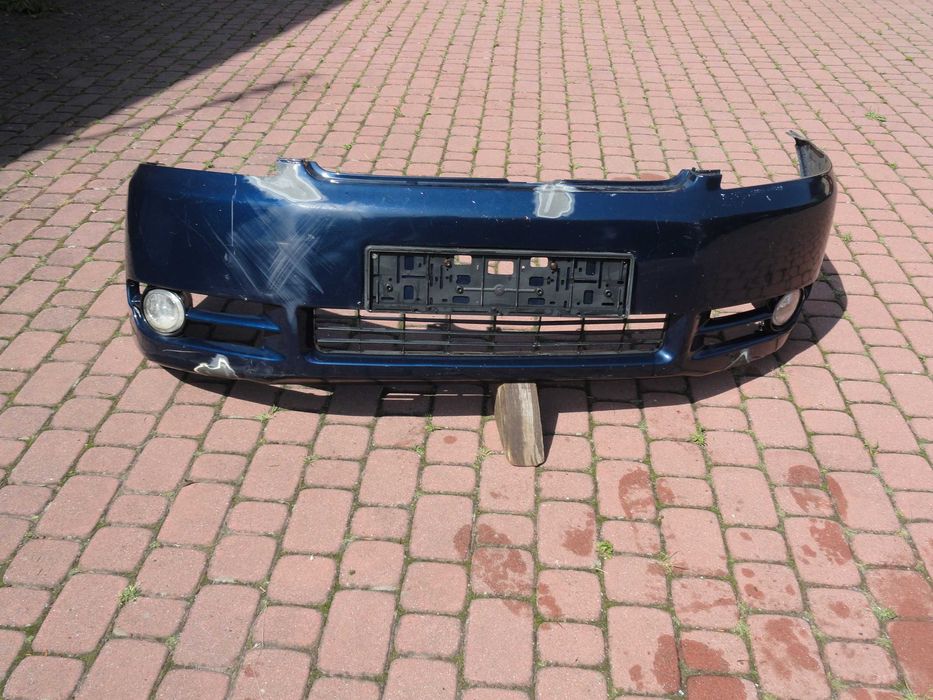 Toyota Avensis Verso Zderzak przód 00-04