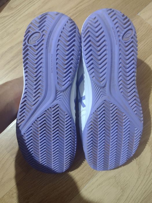 Кросівки Asics, оригінал. Для волейболу та тенісу