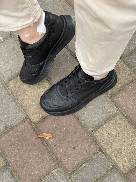 Кросівки натуральна шкіра  38розмір-24,5